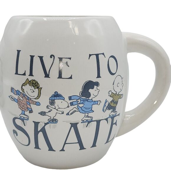 Peanuts Snoopy Set‎ Of 2 Ceramic Coffee Mug Double Sided Winter Themed Design - Picture 4 of 16